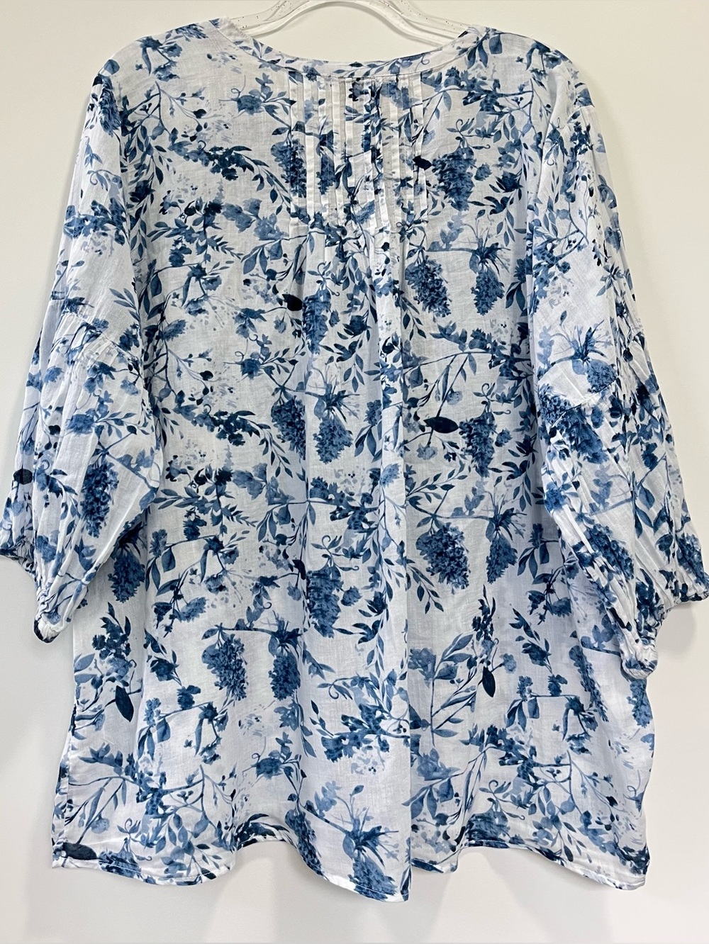 Elie Tahari Blue Floral Pintuck Tassel Top 100% Cotton.
Relaxed Peasant Sze 3XL - Picture 3 of 11